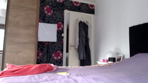 sexysexyhotwetpinkredpussy online show from June 2026 06:20:02 PM