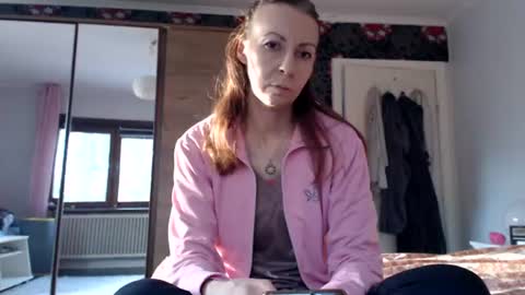 sexysexyhotwetpinkredpussy online show from June 2026 07:17:01 PM