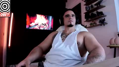 King Bear online show from October 2025 10:17:01 PM