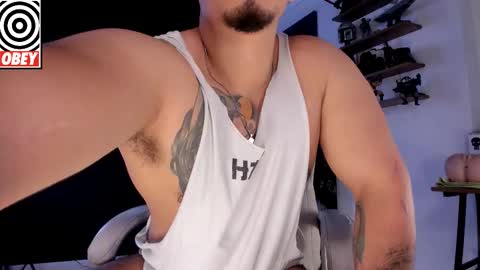 King Bear online show from October 2025 07:01:02 PM