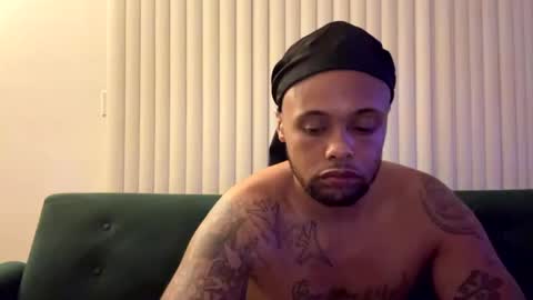 Snapshot of kingdabiggest chatting on September 2025 09:33:01 AM KingDaBiggest online show from September 2025 09:33:01 AM