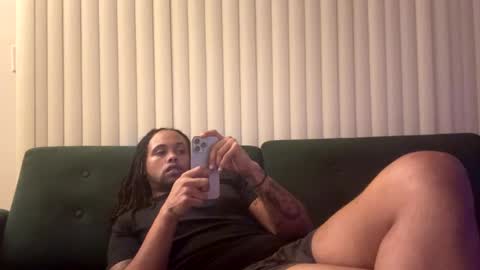 Snapshot of kingdabiggest chatting on October 2025 03:09:02 AM KingDaBiggest online show from October 2025 03:09:02 AM