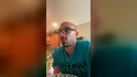Snapshot of kingdaddysayless chatting on July 2026 08:13:02 PM kingdaddysayless online show from July 2026 08:13:02 PM