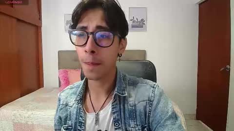 kingdanny_8 online show from December 2025 05:25:02 AM