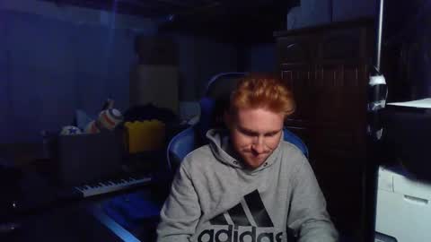 Snapshot of kingoffootfetish chatting on November 2025 06:34:01 AM Master King Tommy online show from November 2025 06:34:01 AM