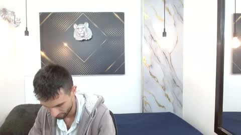 KING  online show from March 2026 03:34:01 AM