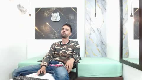 KING  online show from March 2026 03:28:02 AM