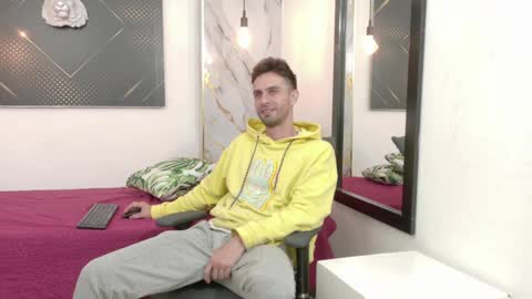 KING  online show from May 2026 03:15:02 AM