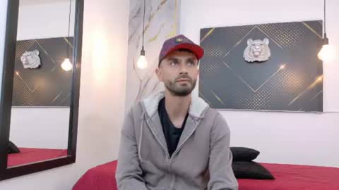 KING  online show from July 2026 03:34:01 AM