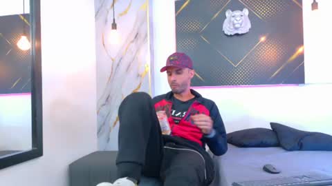 KING  online show from July 2026 03:31:02 AM
