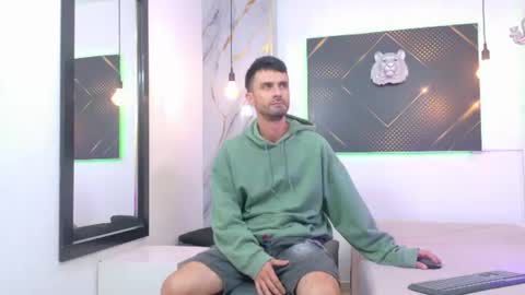 KING  online show from July 2026 03:26:01 AM