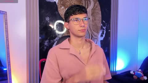 Snapshot of kingparker1 chatting on April 2026 03:39:02 AM A L E X online show from April 2026 03:39:02 AM