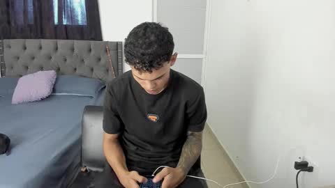 DOMINANT ALPHA KINGS online show from December 2025 06:38:02 PM