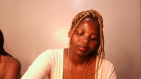 Snapshot of kinky_lola1 chatting on October 2025 09:37:02 PM Lola online show from October 2025 09:37:02 PM