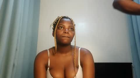 Snapshot of kinky_lola1 chatting on October 2025 09:11:01 PM Lola online show from October 2025 09:11:01 PM