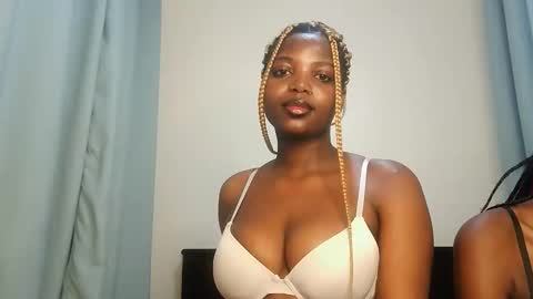 Snapshot of kinky_lola1 chatting on October 2025 10:15:01 PM Lola online show from October 2025 10:15:01 PM