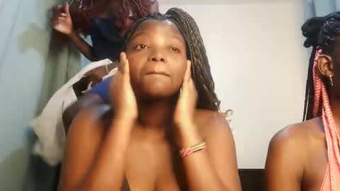 Snapshot of kinky_lola1 chatting on November 2025 10:27:01 AM Lola online show from November 2025 10:27:01 AM