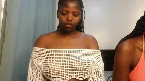 Snapshot of kinky_lola1 chatting on December 2025 07:03:02 AM Lola online show from December 2025 07:03:02 AM