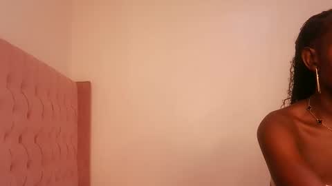 Snapshot of kinky_lola1 chatting on March 2026 07:03:01 AM Lola online show from March 2026 07:03:01 AM