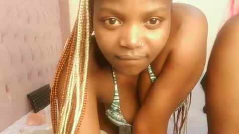 Snapshot of kinky_lola1 chatting on March 2026 12:04:02 AM Lola online show from March 2026 12:04:02 AM