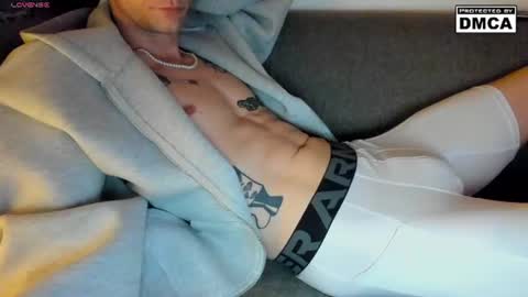 Snapshot of kinky_spidey chatting on June 2026 02:09:02 AM kinky_spidey online show from June 2026 02:09:02 AM