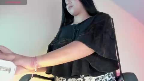 Snapshot of kinky_yeyns chatting on January 2025 11:37:02 PM kinky yeyns online show from January 2025 11:37:02 PM