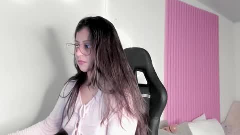 Snapshot of kinky_yeyns chatting on January 2026 02:47:02 AM kinky yeyns online show from January 2026 02:47:02 AM