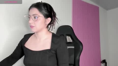 Snapshot of kinky_yeyns chatting on March 2026 03:22:02 AM kinky yeyns online show from March 2026 03:22:02 AM