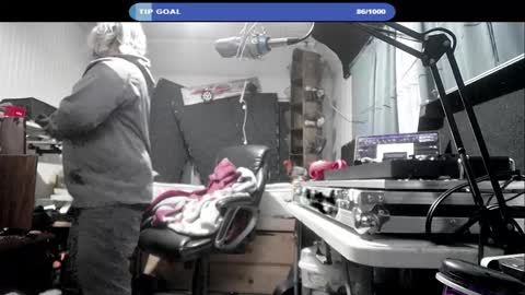 Snapshot of kinkybiguy14 chatting on September 2025 12:44:02 AM Kinky Cassie online show from September 2025 12:44:02 AM