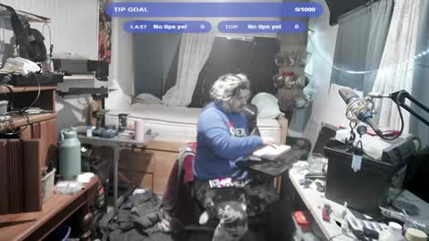 Snapshot of kinkybiguy14 chatting on October 2025 10:56:02 AM Kinky Cassie online show from October 2025 10:56:02 AM