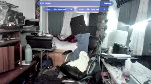 Snapshot of kinkybiguy14 chatting on November 2025 06:45:01 AM Kinky Cassie online show from November 2025 06:45:01 AM