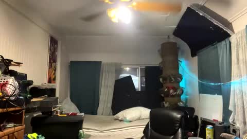 Snapshot of kinkybiguy14 chatting on November 2025 07:41:02 AM Kinky Cassie online show from November 2025 07:41:02 AM