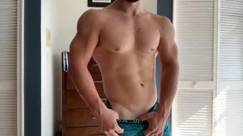 kinkybuffboy online show from December 2024 04:40:02 PM