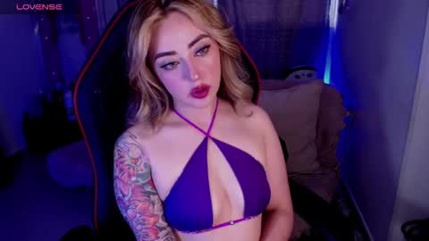 Snapshot of kinkydoll_ chatting on February 2026 09:20:02 PM Sara online show from February 2026 09:20:02 PM