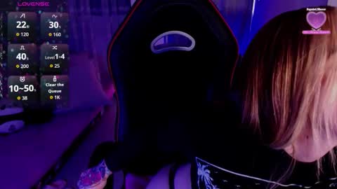 Snapshot of kinkydoll_ chatting on February 2026 09:12:02 PM Sara online show from February 2026 09:12:02 PM