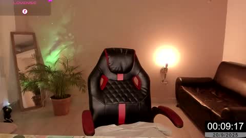 Snapshot of kinkyelise chatting on September 2025 05:08:01 AM Jenny online show from September 2025 05:08:01 AM