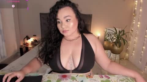 Snapshot of kinkyelise chatting on April 2026 06:17:01 AM Jenny online show from April 2026 06:17:01 AM