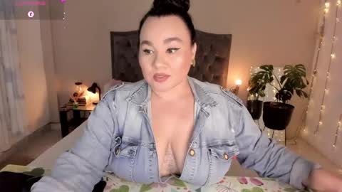 Snapshot of kinkyelise chatting on June 2026 05:30:02 AM Jenny online show from June 2026 05:30:02 AM