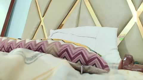 Snapshot of kinkyhousewifee_ chatting on December 2024 07:22:01 PM MISS RYN online show from December 2024 07:22:01 PM