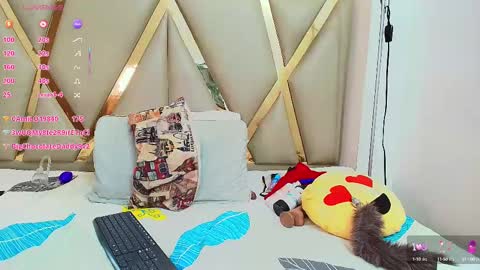 Snapshot of kinkyhousewifee_ chatting on February 2025 06:26:02 PM MISS RYN online show from February 2025 06:26:02 PM