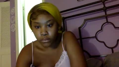 Snapshot of kinkykittee chatting on February 2026 04:19:02 AM Bunniii online show from February 2026 04:19:02 AM