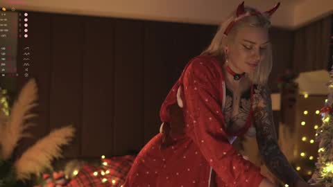 kinkylina_ online show from December 2024 12:52:02 PM