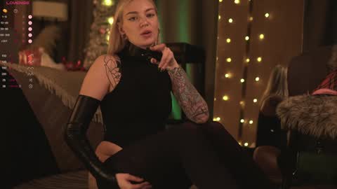 kinkylina_ online show from December 2024 05:26:02 PM