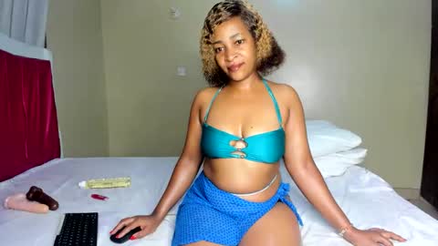 Kinky online show from May 2026 01:36:01 AM
