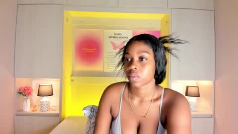 Snapshot of kiomarabaker chatting on November 2025 12:05:02 PM M A R A online show from November 2025 12:05:02 PM