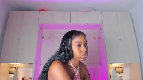 Snapshot of kiomarabaker chatting on November 2025 08:11:01 PM M A R A online show from November 2025 08:11:01 PM