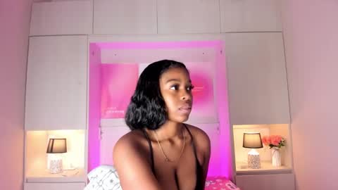 Snapshot of kiomarabaker chatting on December 2025 12:43:02 PM M A R A online show from December 2025 12:43:02 PM