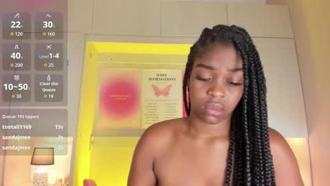 Snapshot of kiomarabaker chatting on December 2025 04:15:01 PM M A R A online show from December 2025 04:15:01 PM