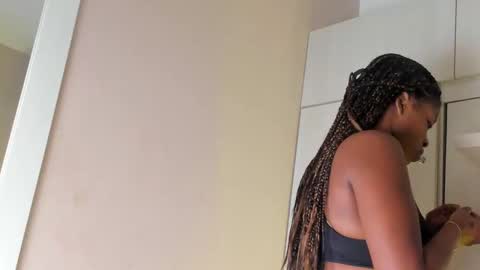 Snapshot of kiomarabaker chatting on February 2026 12:01:02 PM M A R A online show from February 2026 12:01:02 PM