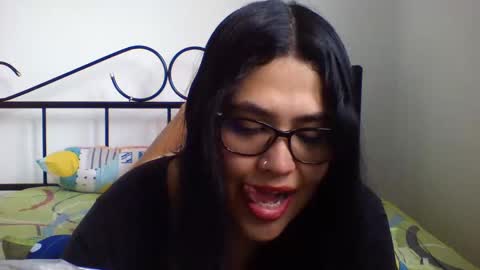 Snapshot of kion_and_valu chatting on October 2025 05:43:01 PM kion_and_valu online show from October 2025 05:43:01 PM